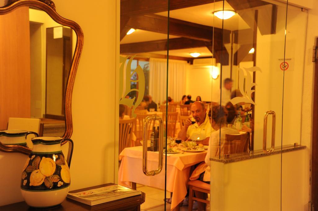 Hotel Lilly Marina di Campo Ngoại thất bức ảnh