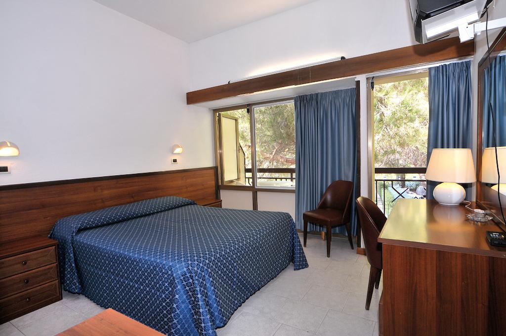 Hotel Lilly Marina di Campo Phòng bức ảnh