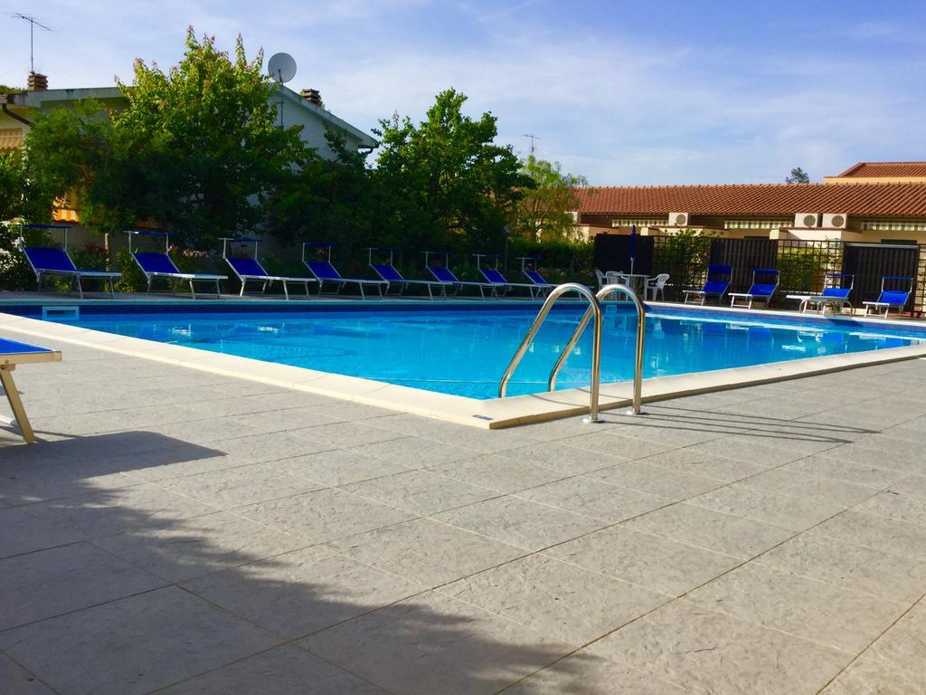 Hotel Lilly Marina di Campo Ngoại thất bức ảnh